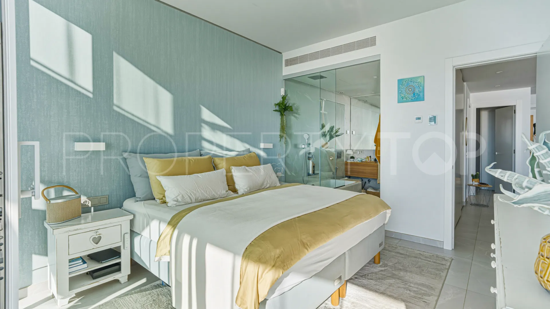 Duplex penthouse for sale in El Higueron