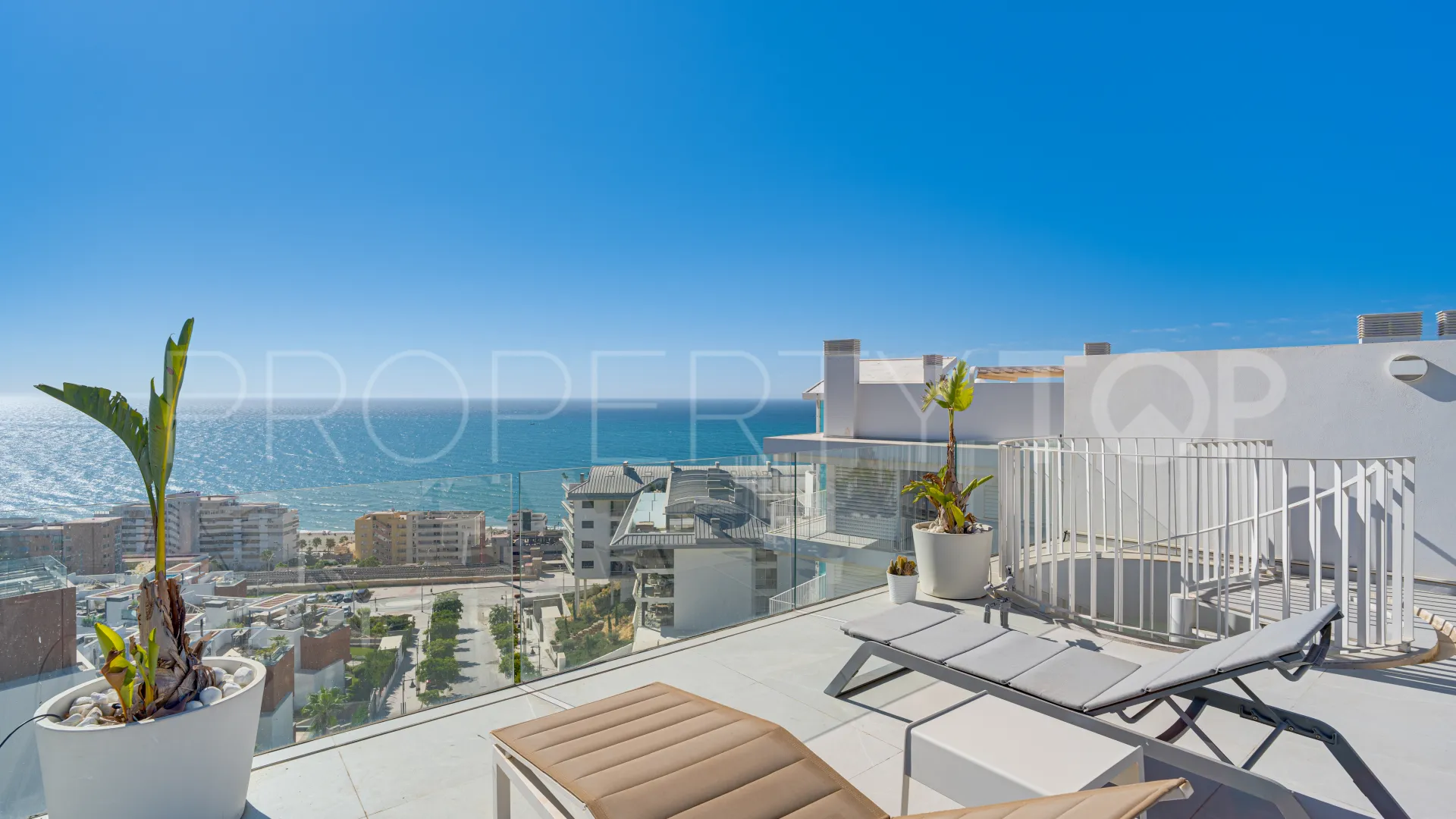 Duplex penthouse for sale in El Higueron