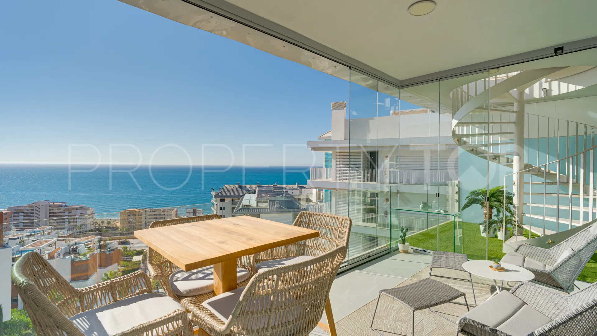 Duplex penthouse for sale in El Higueron