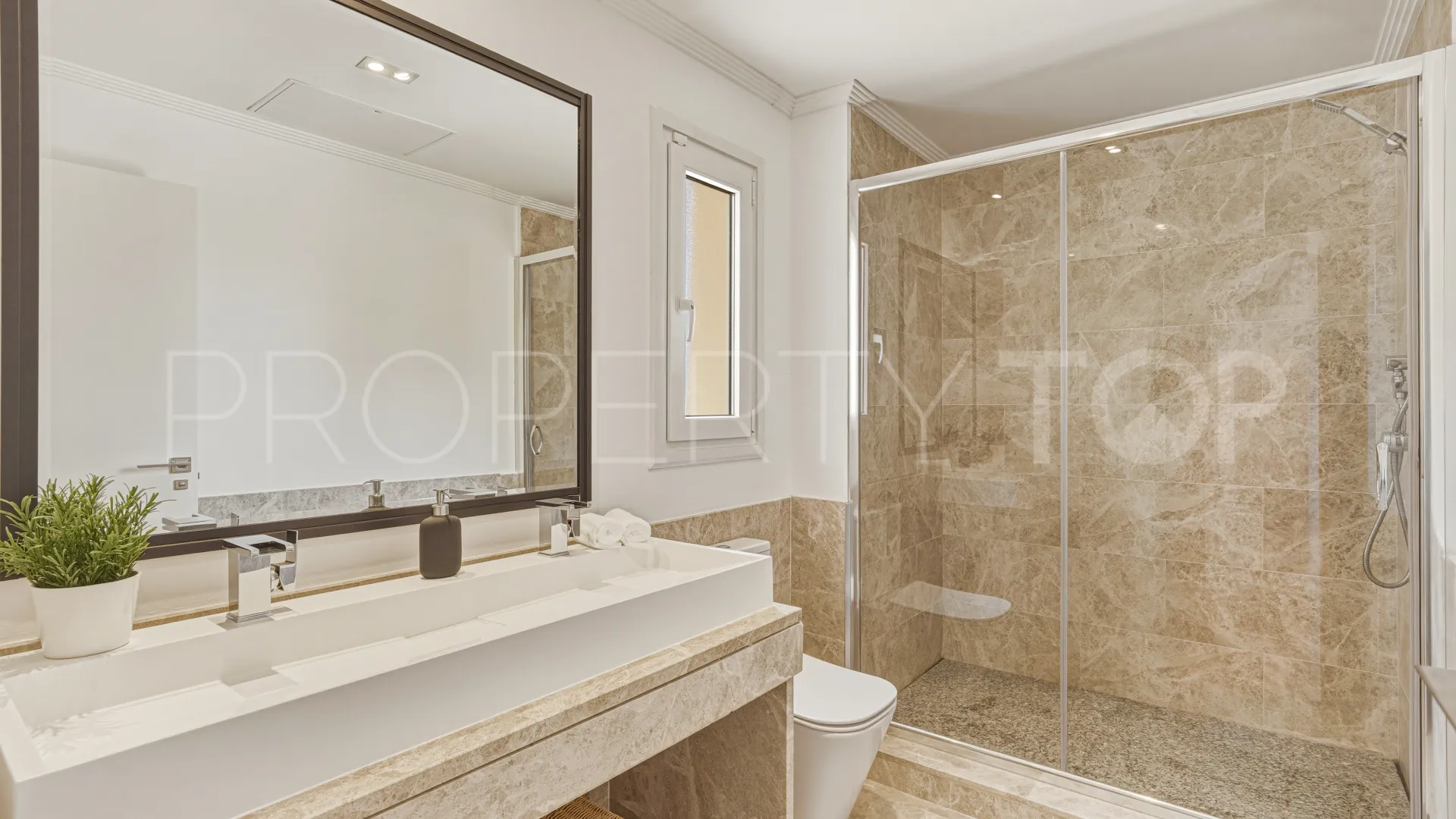 Marbella Este, villa con 4 dormitorios en venta