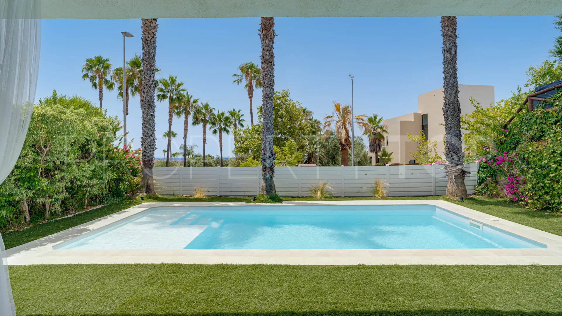 Marbella Este, villa con 4 dormitorios en venta