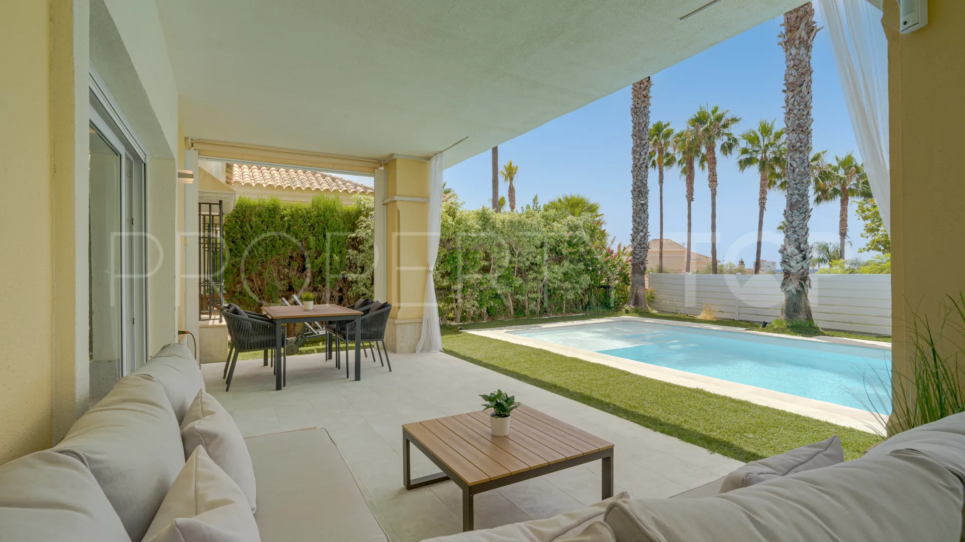 Marbella Este, villa con 4 dormitorios en venta