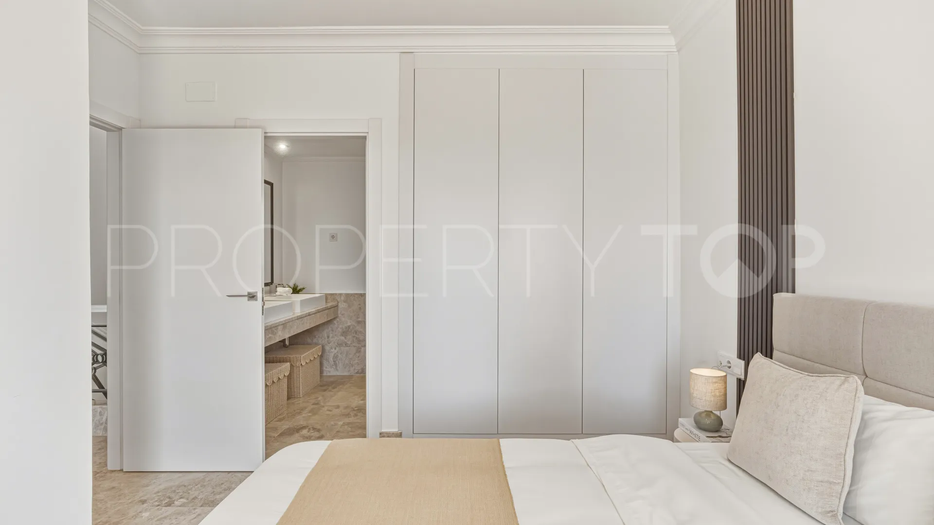 Marbella Este, villa con 4 dormitorios en venta