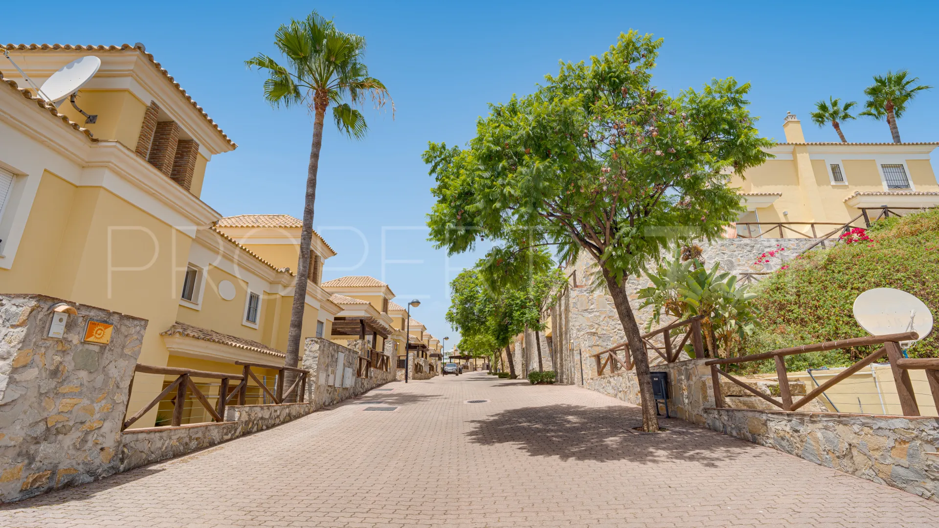 Marbella Este, villa con 4 dormitorios en venta