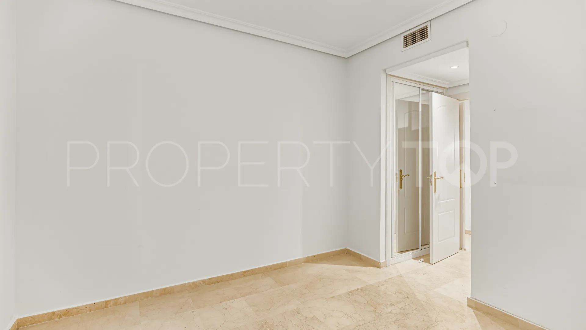 Ground floor apartment for sale in Gala Placidia