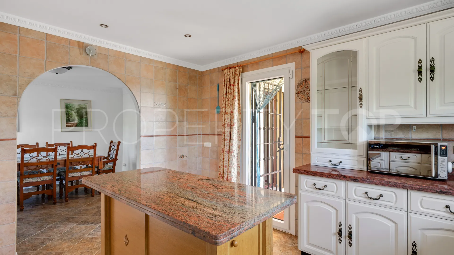 Villa en venta en Los Pedregales de 4 dormitorios