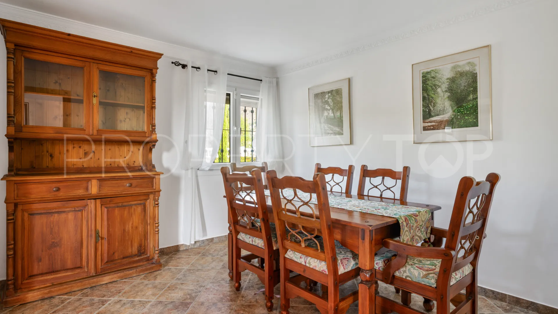 Villa en venta en Los Pedregales de 4 dormitorios