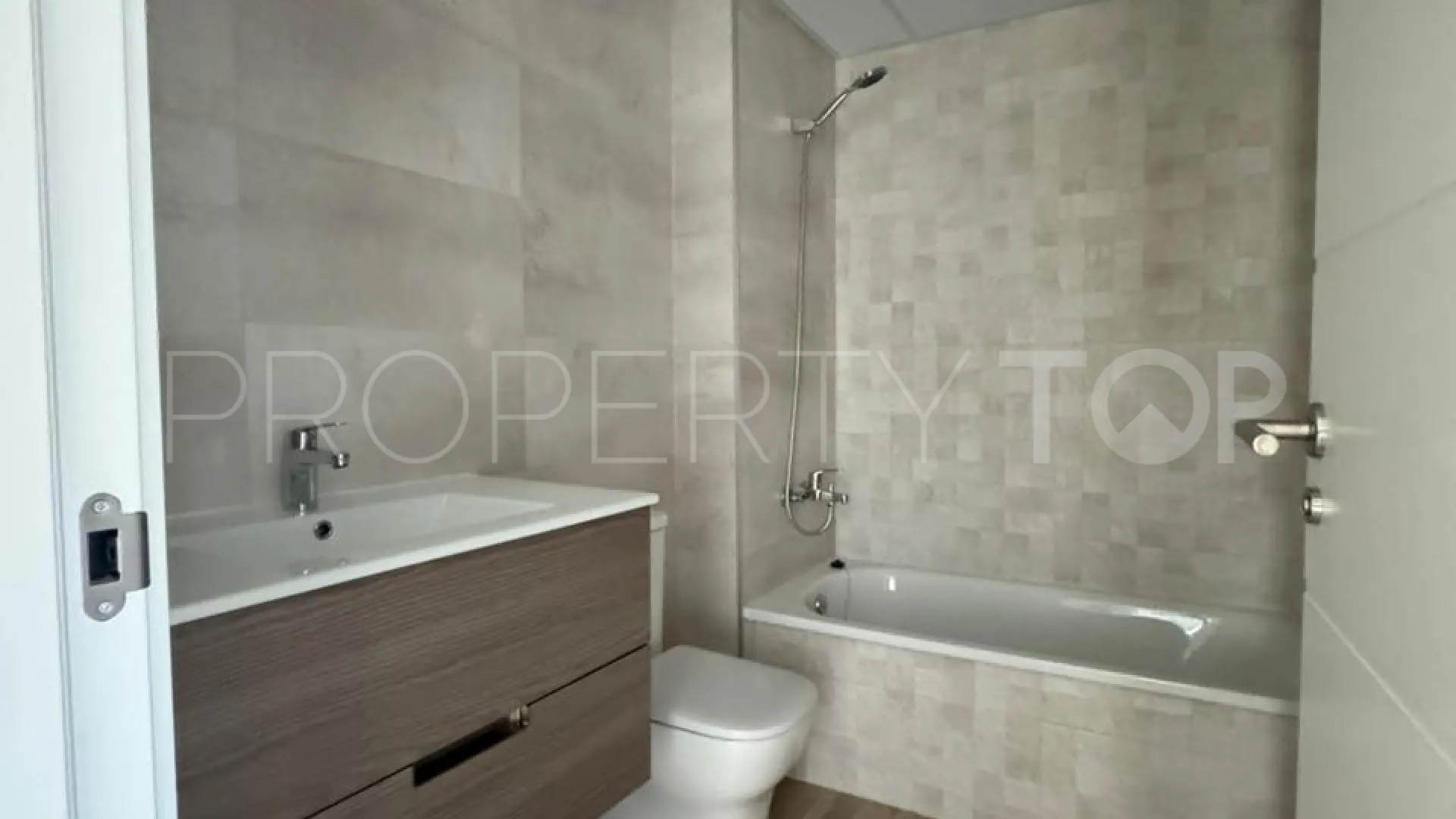 Apartamento con 3 dormitorios en venta en La Campana