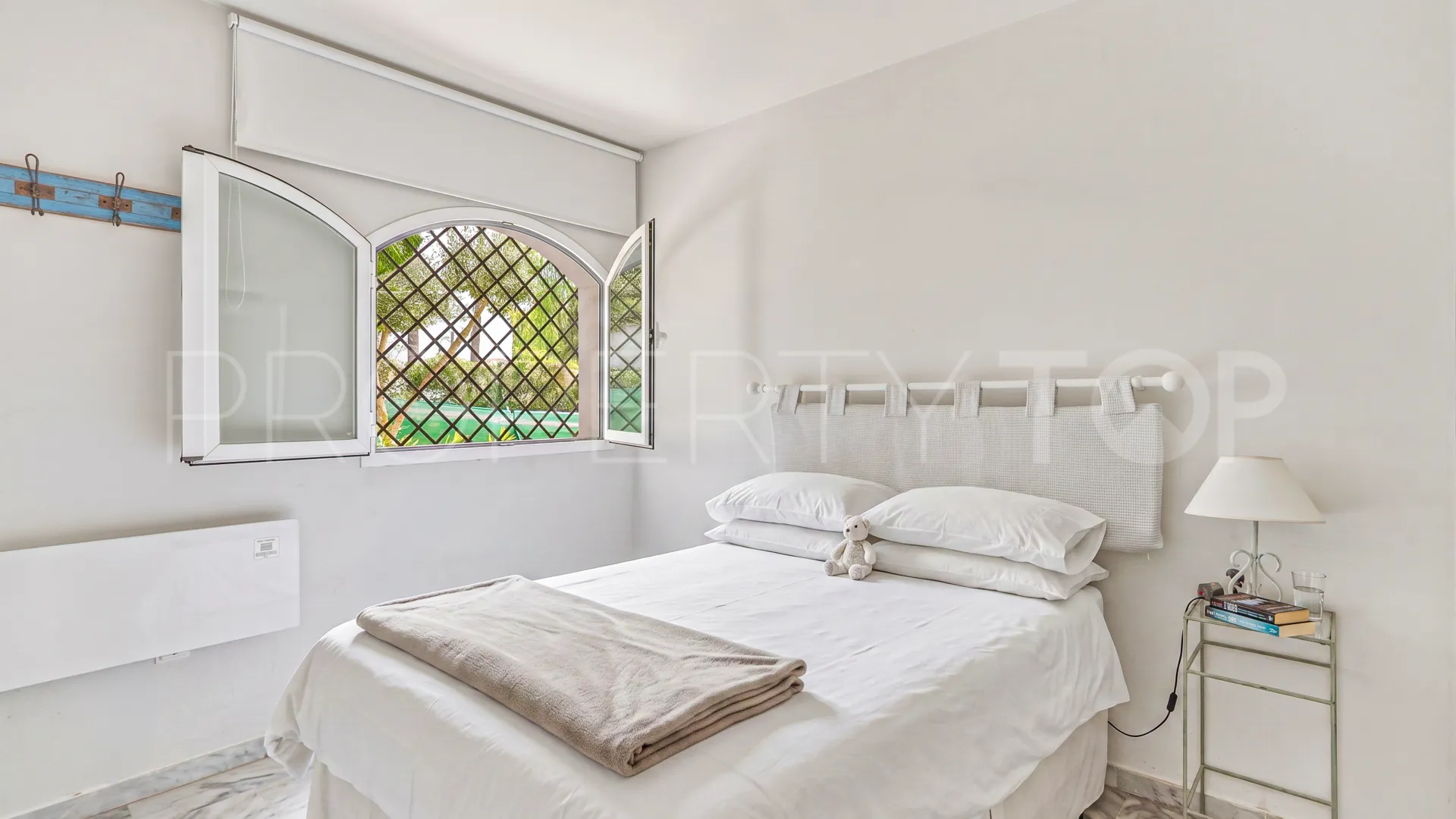 Elviria ground floor apartment for sale