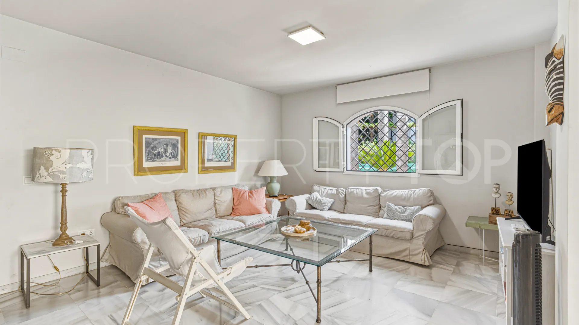 Elviria ground floor apartment for sale