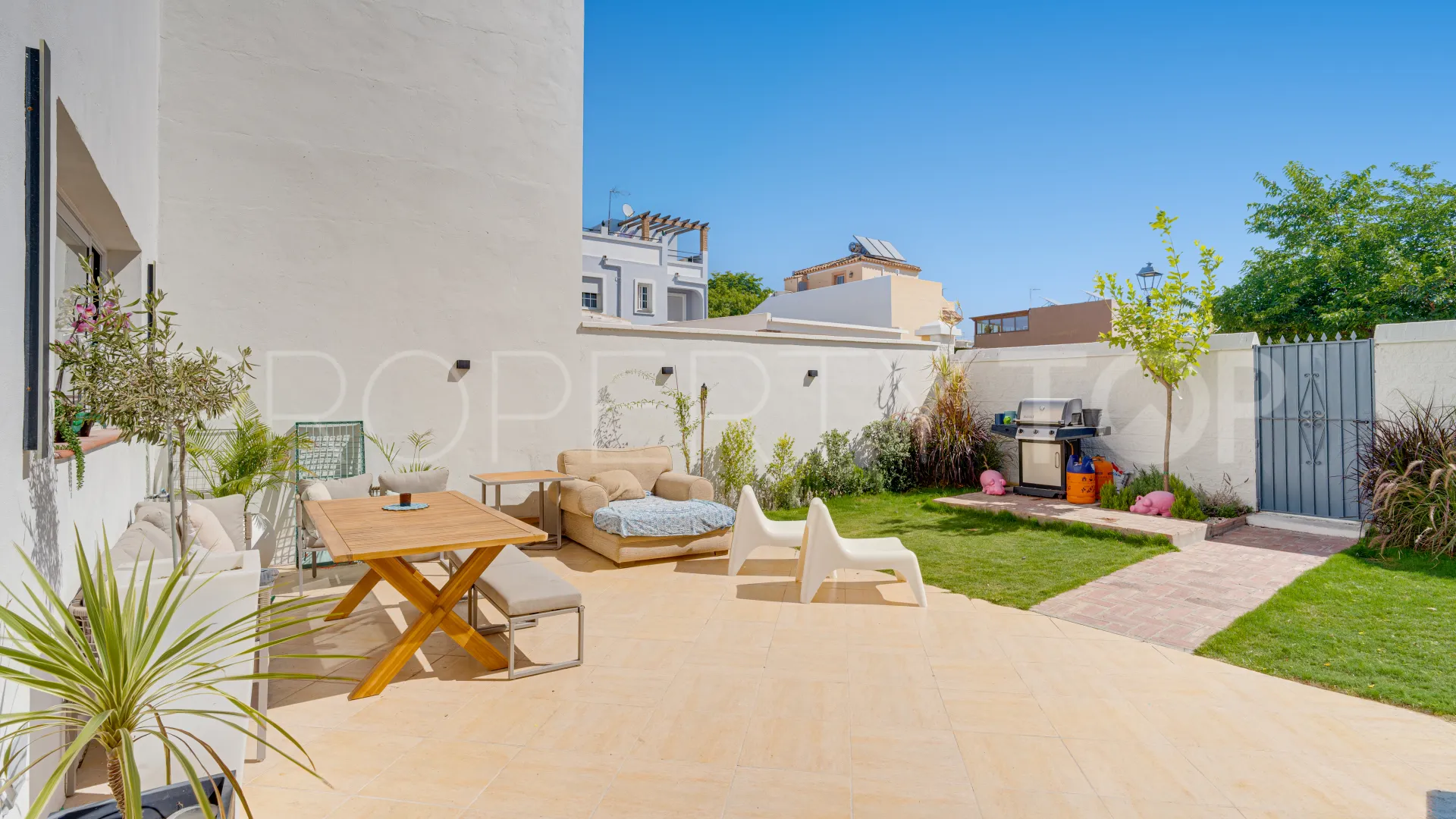 For sale Cancelada 5 bedrooms town house