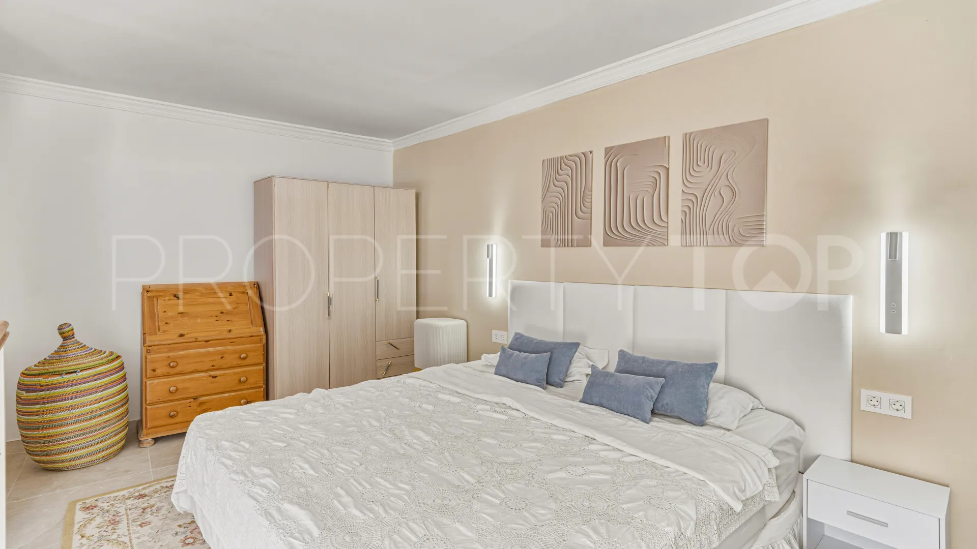 For sale Cancelada 5 bedrooms town house