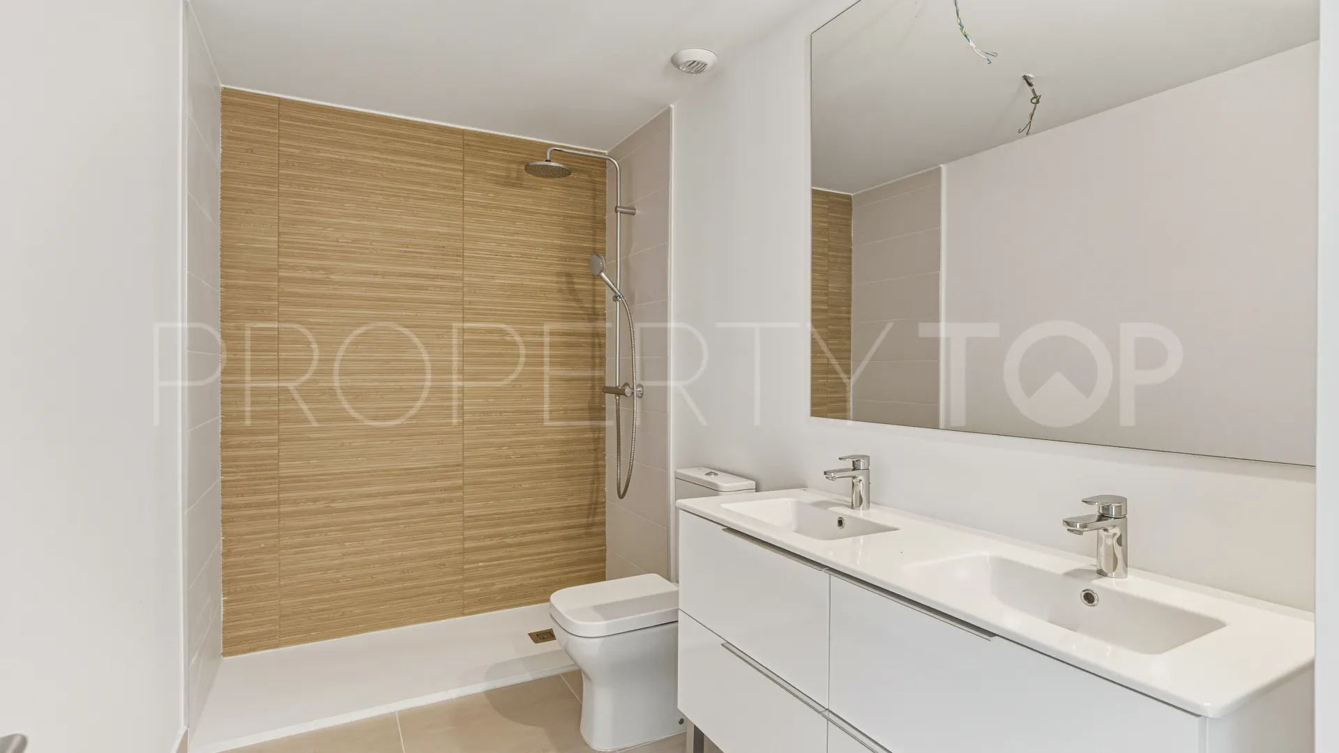 2 bedrooms apartment in Aqua Gardens for sale
