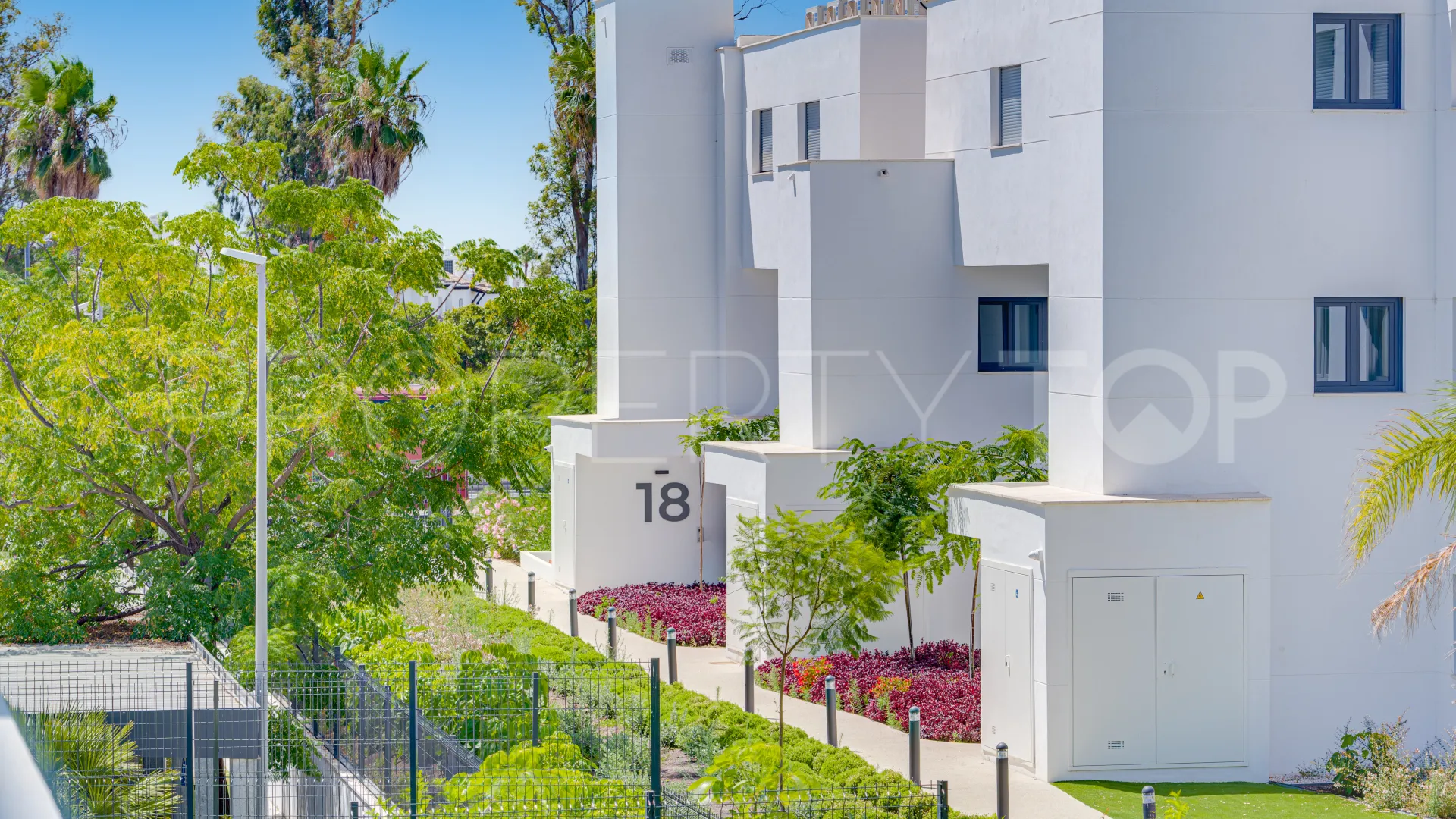 2 bedrooms apartment in Aqua Gardens for sale