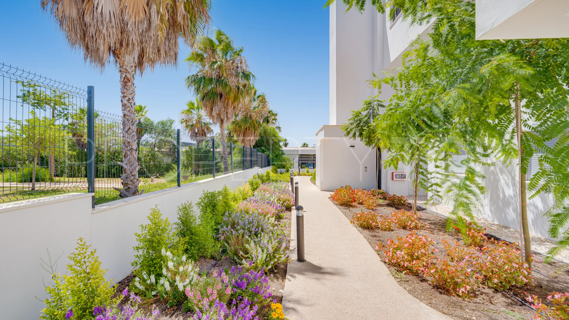 2 bedrooms apartment in Aqua Gardens for sale