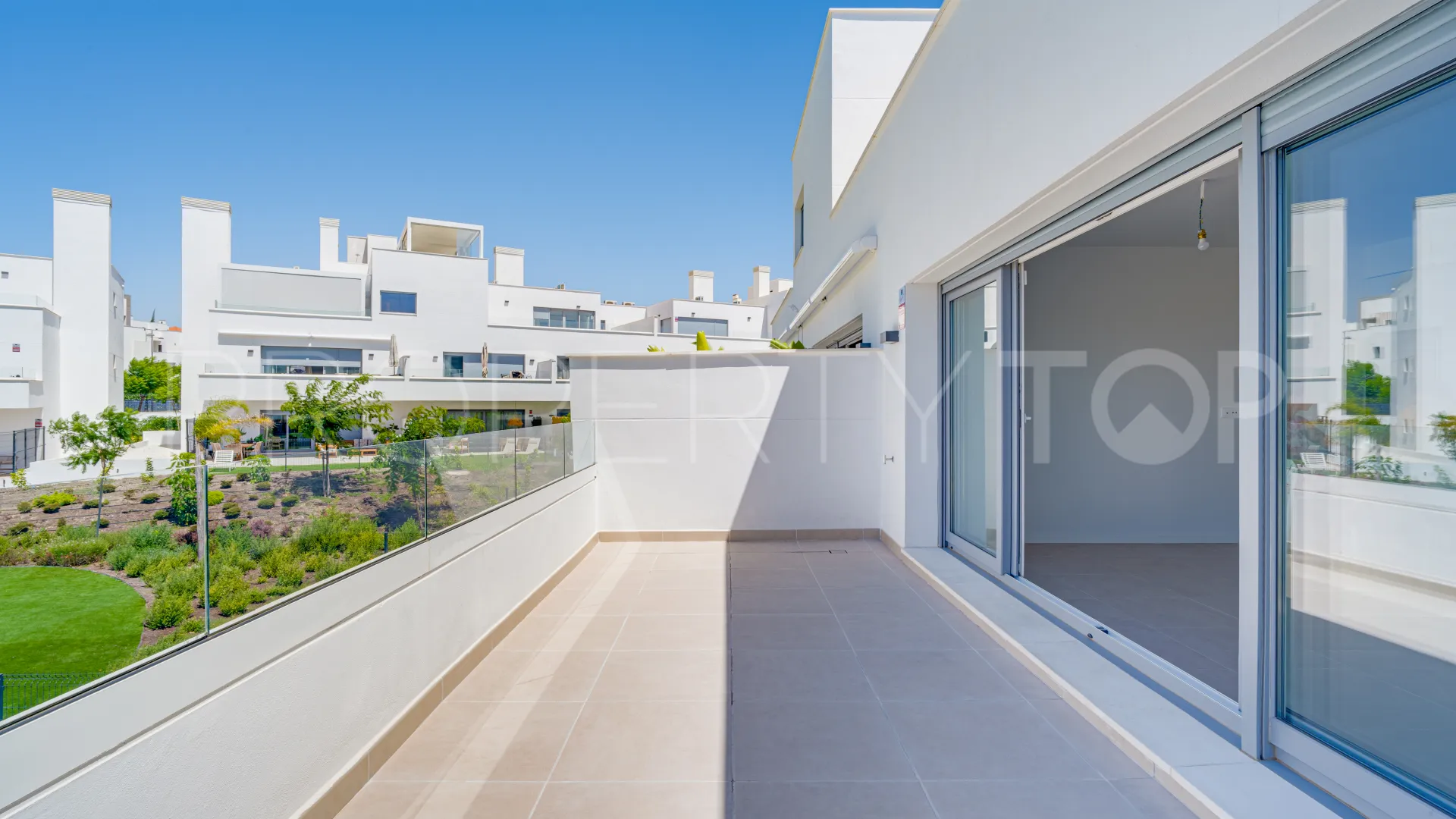 2 bedrooms apartment in Aqua Gardens for sale