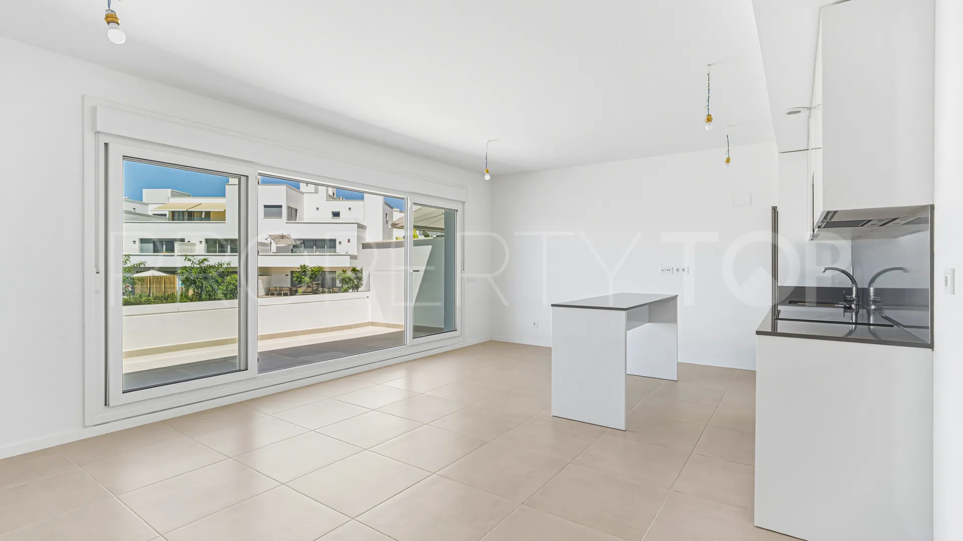 2 bedrooms apartment in Aqua Gardens for sale