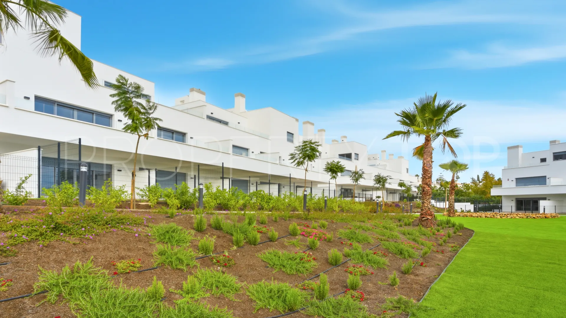 2 bedrooms apartment in Aqua Gardens for sale