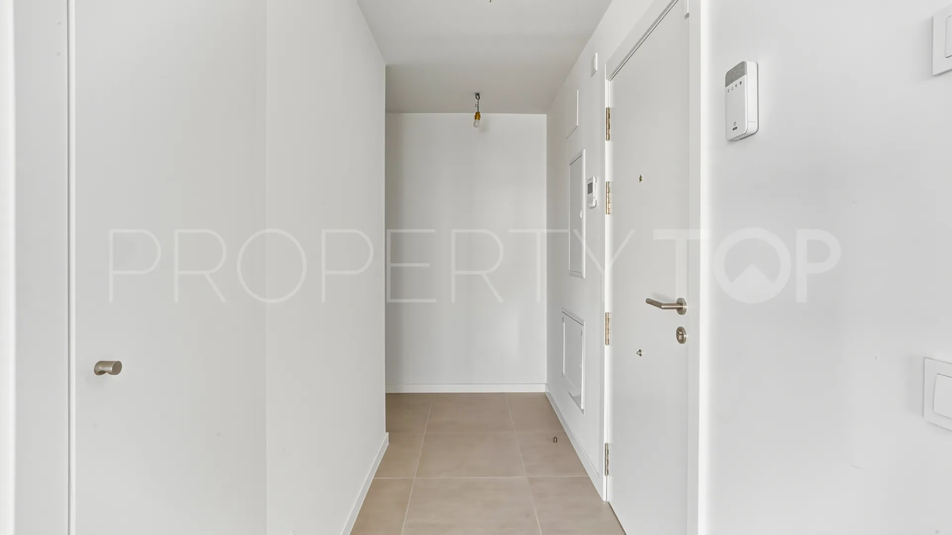 2 bedrooms apartment in Aqua Gardens for sale