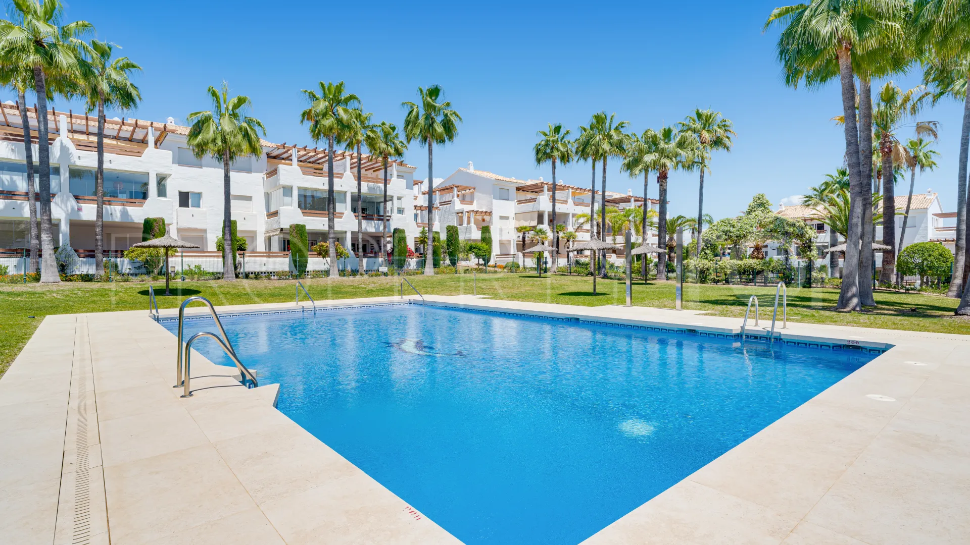 Apartment with 3 bedrooms for sale in Selwo Hills