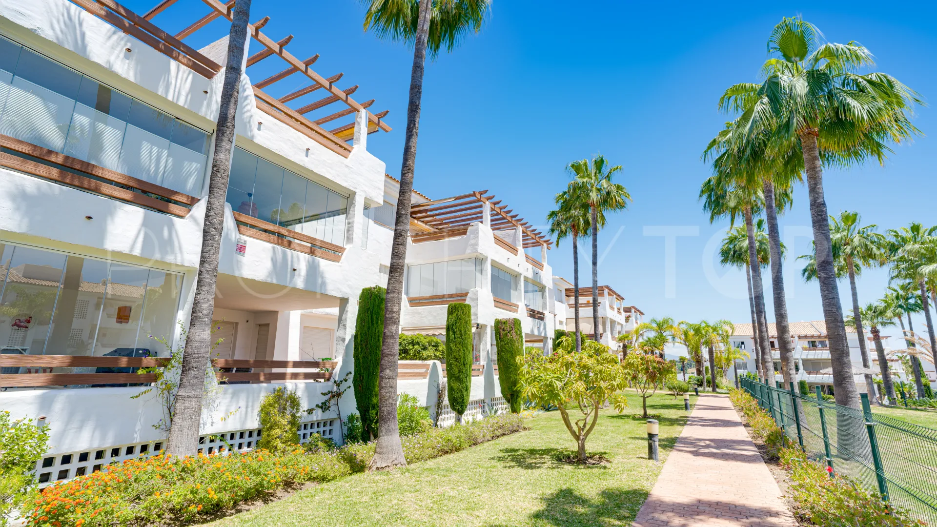 Apartment with 3 bedrooms for sale in Selwo Hills