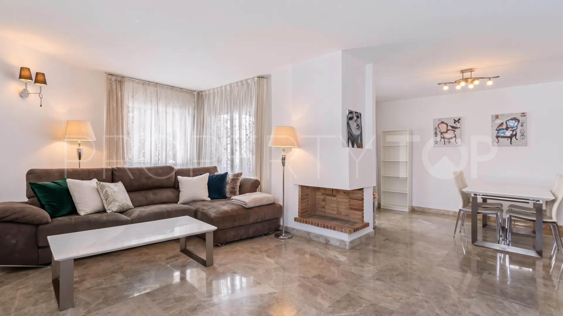 Comprar adosado de 3 dormitorios en Los Naranjos de Marbella