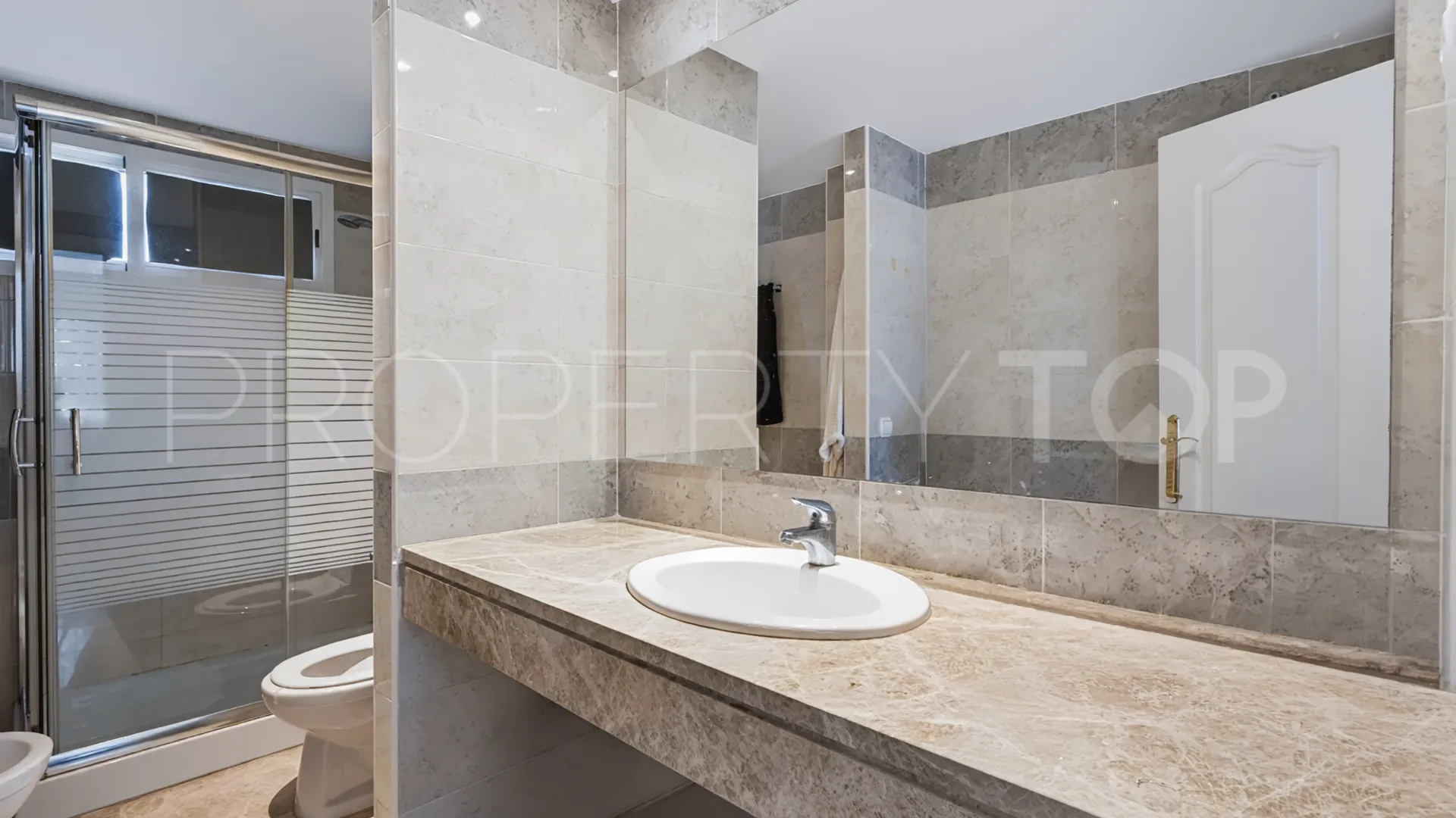 Comprar adosado de 3 dormitorios en Los Naranjos de Marbella