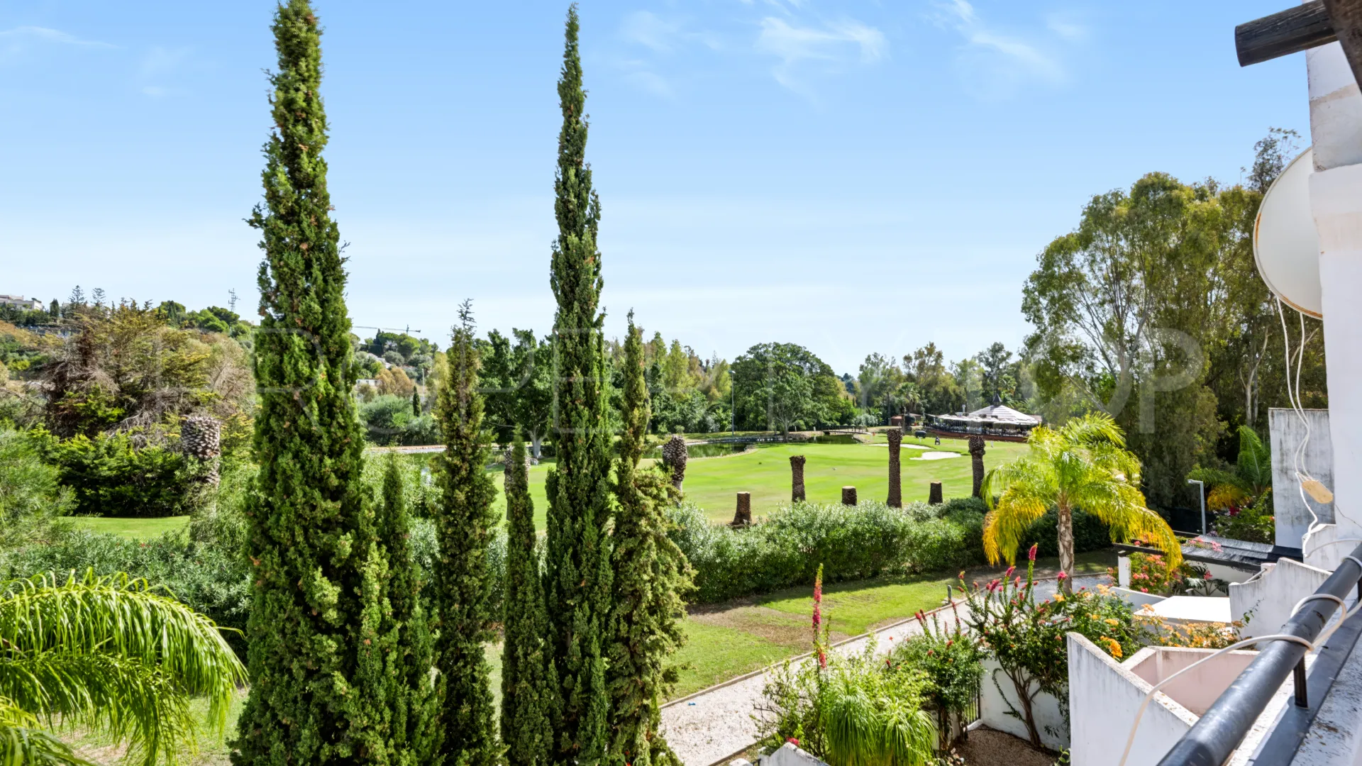 Comprar adosado de 3 dormitorios en Los Naranjos de Marbella