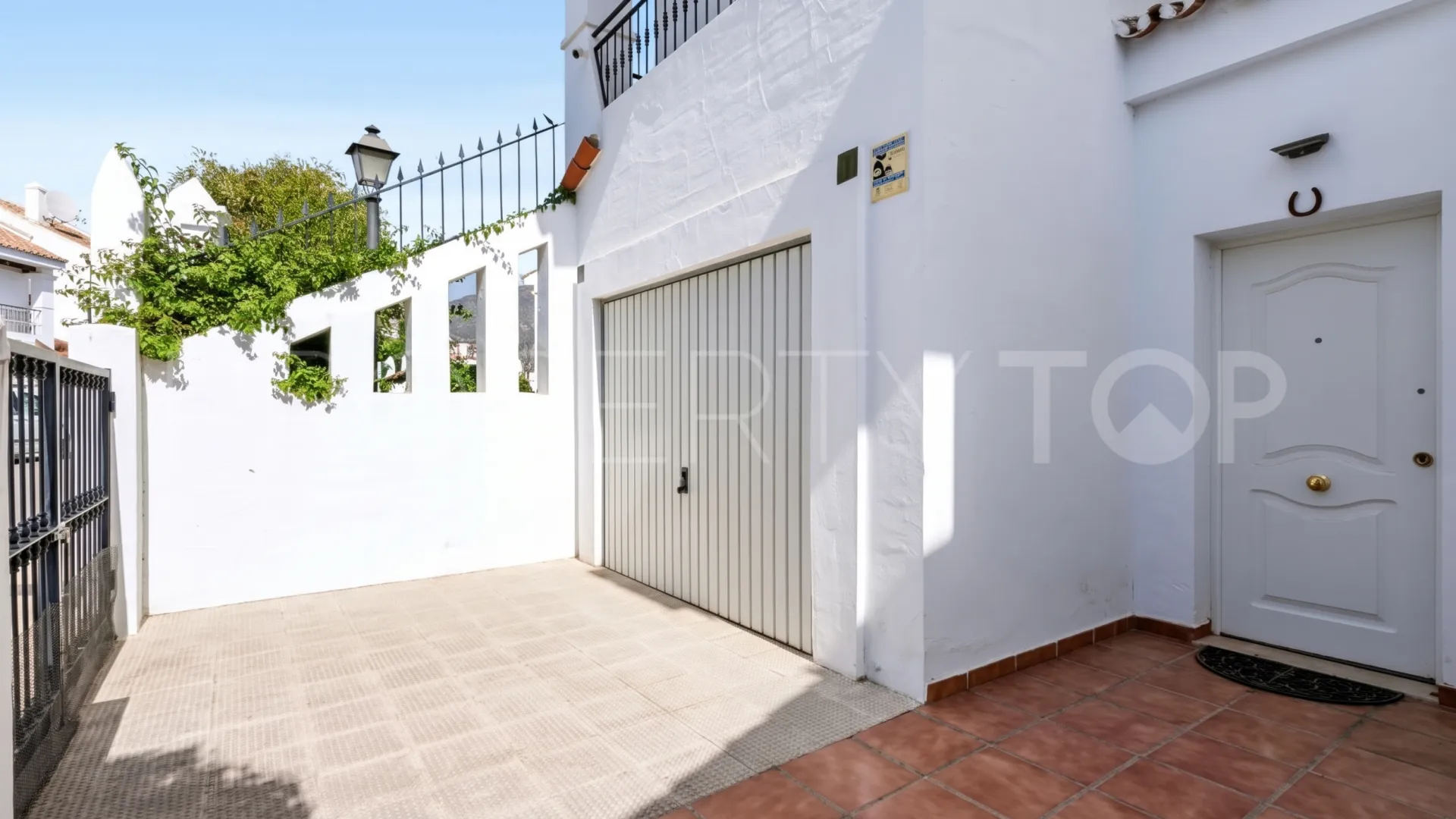 Comprar adosado de 3 dormitorios en Los Naranjos de Marbella