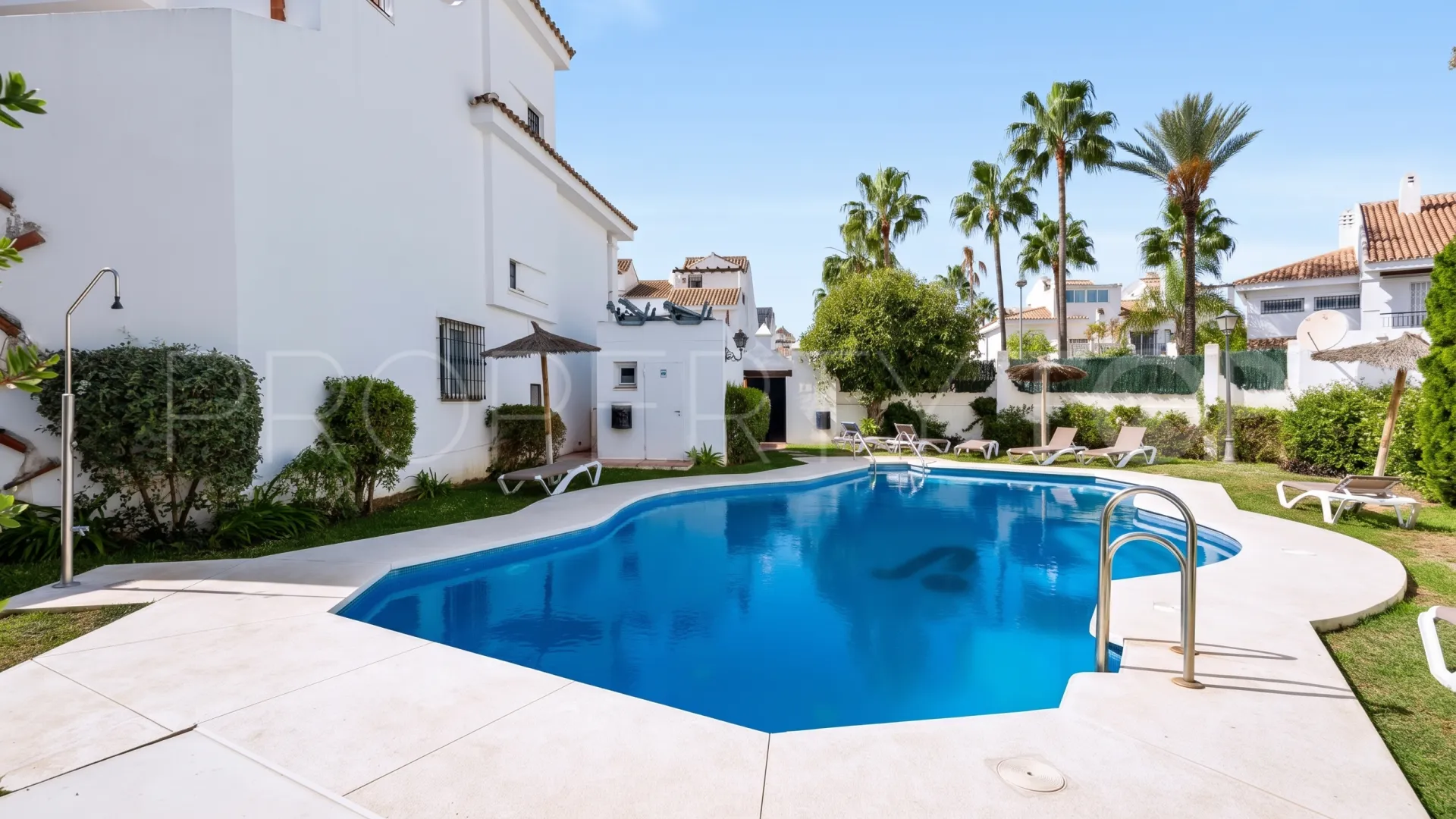 Comprar adosado de 3 dormitorios en Los Naranjos de Marbella