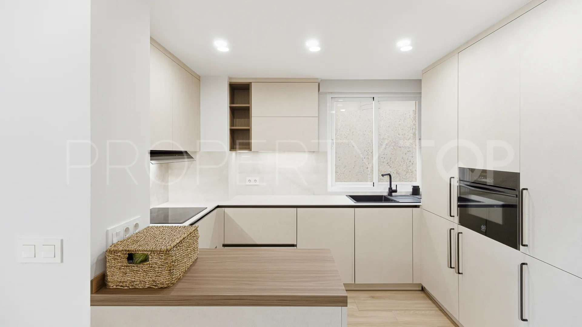 Se vende apartamento en San Pedro Playa con 2 dormitorios