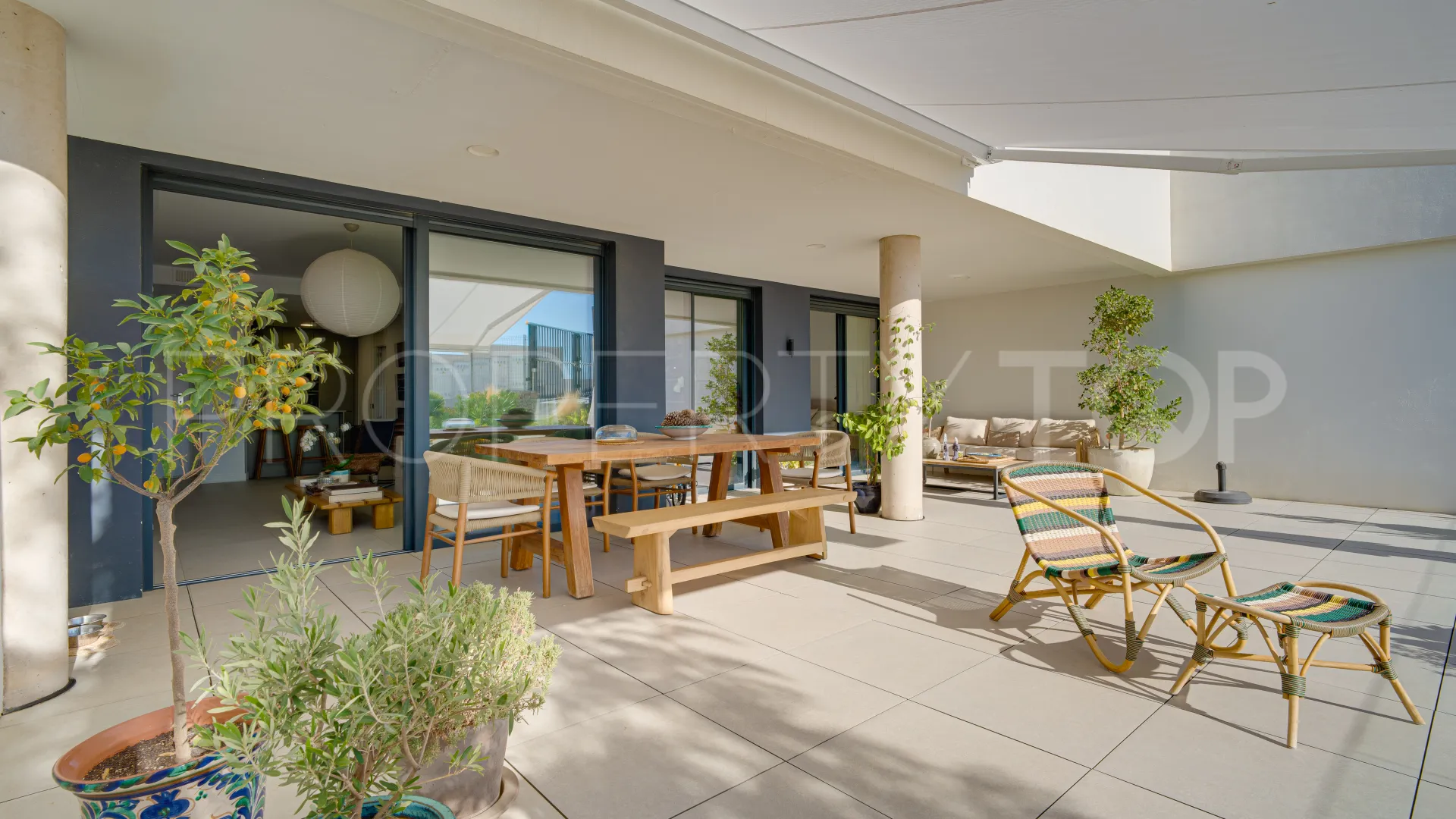 Se vende apartamento planta baja en Los Altos de los Monteros