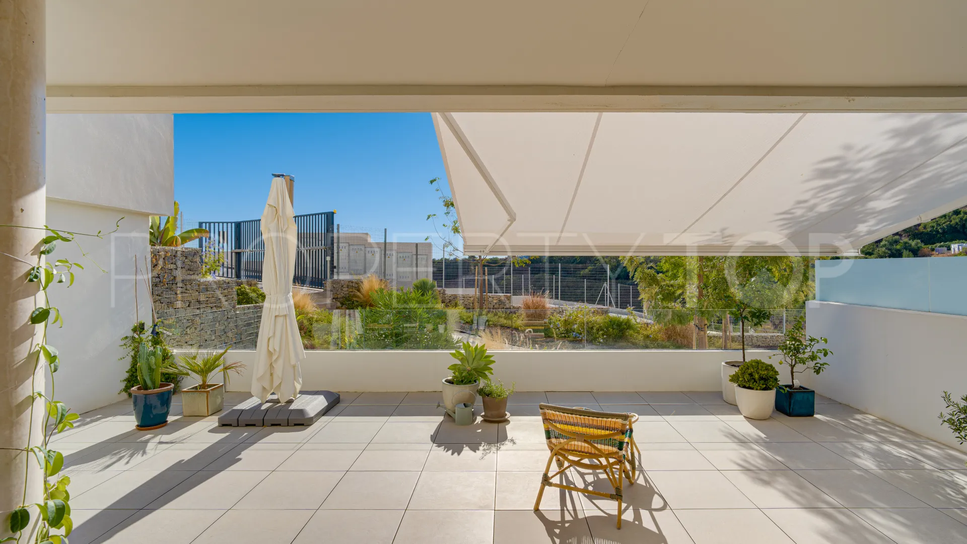 Se vende apartamento planta baja en Los Altos de los Monteros