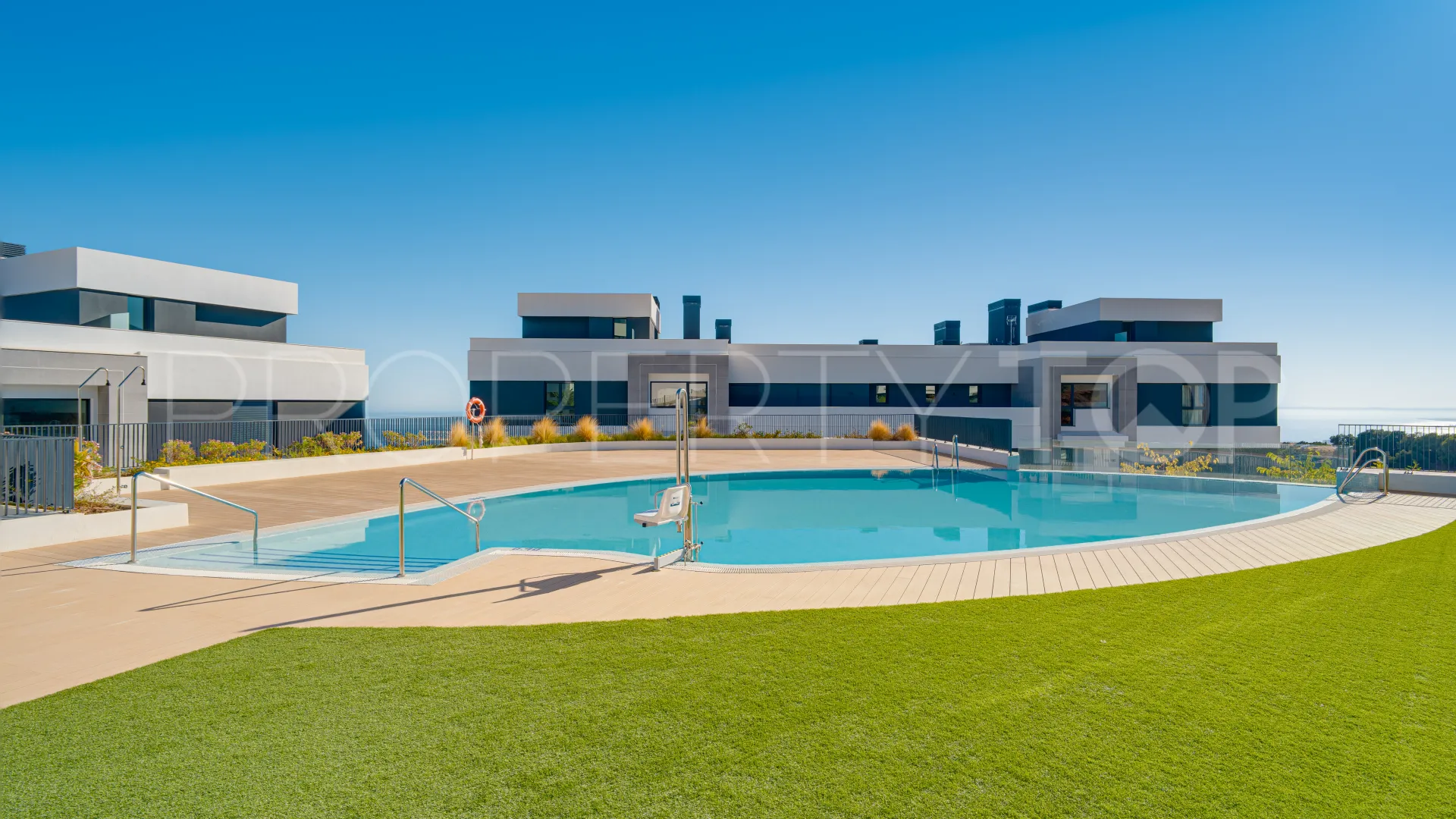 Se vende apartamento planta baja en Los Altos de los Monteros
