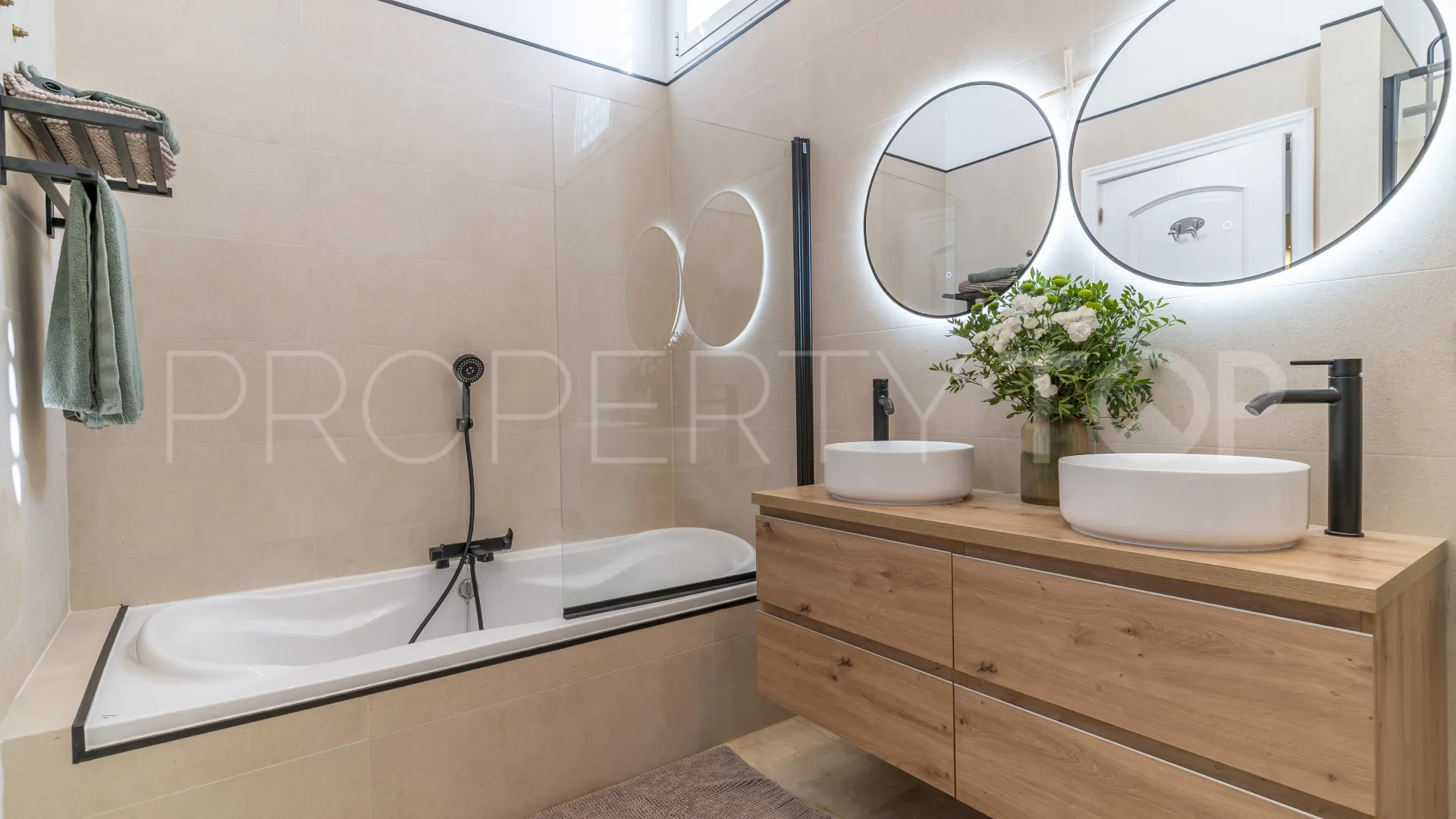 4 bedrooms villa for sale in Sierra Blanca Country Club