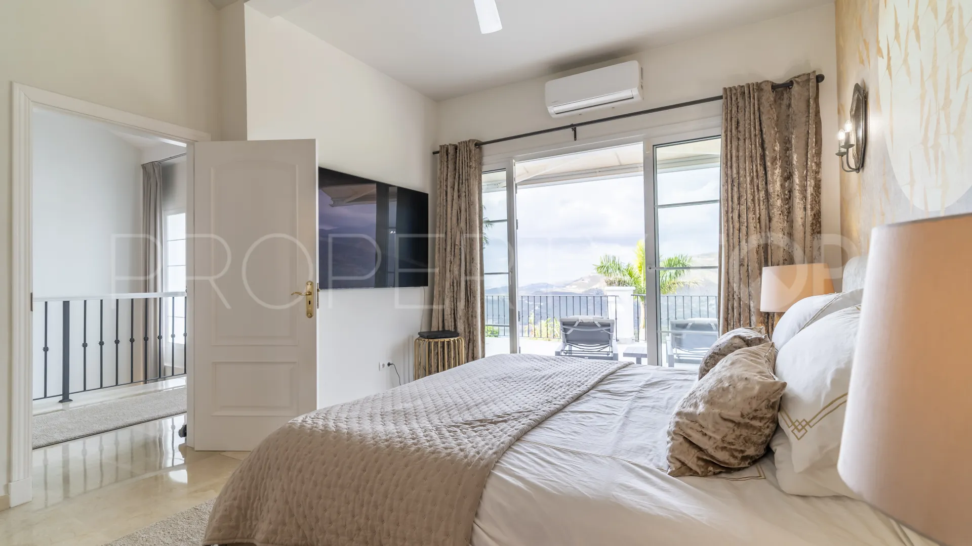 4 bedrooms villa for sale in Sierra Blanca Country Club