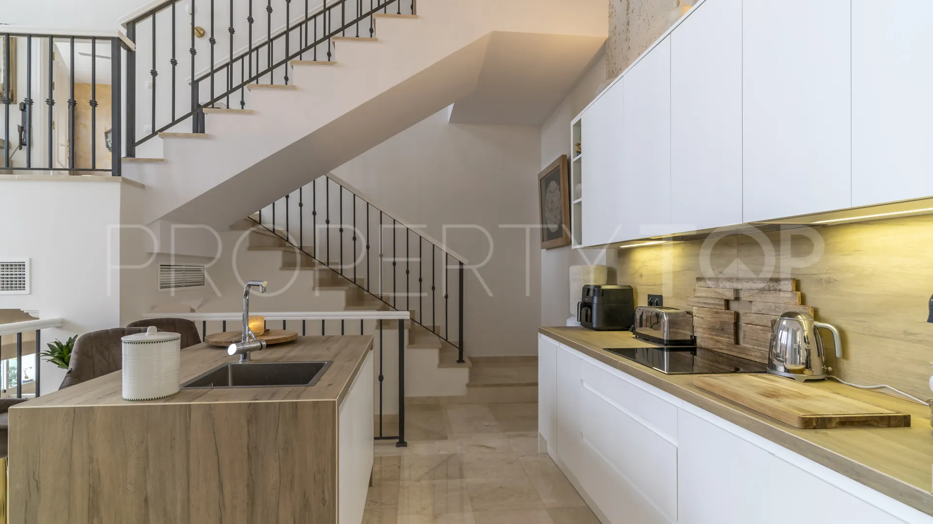 4 bedrooms villa for sale in Sierra Blanca Country Club