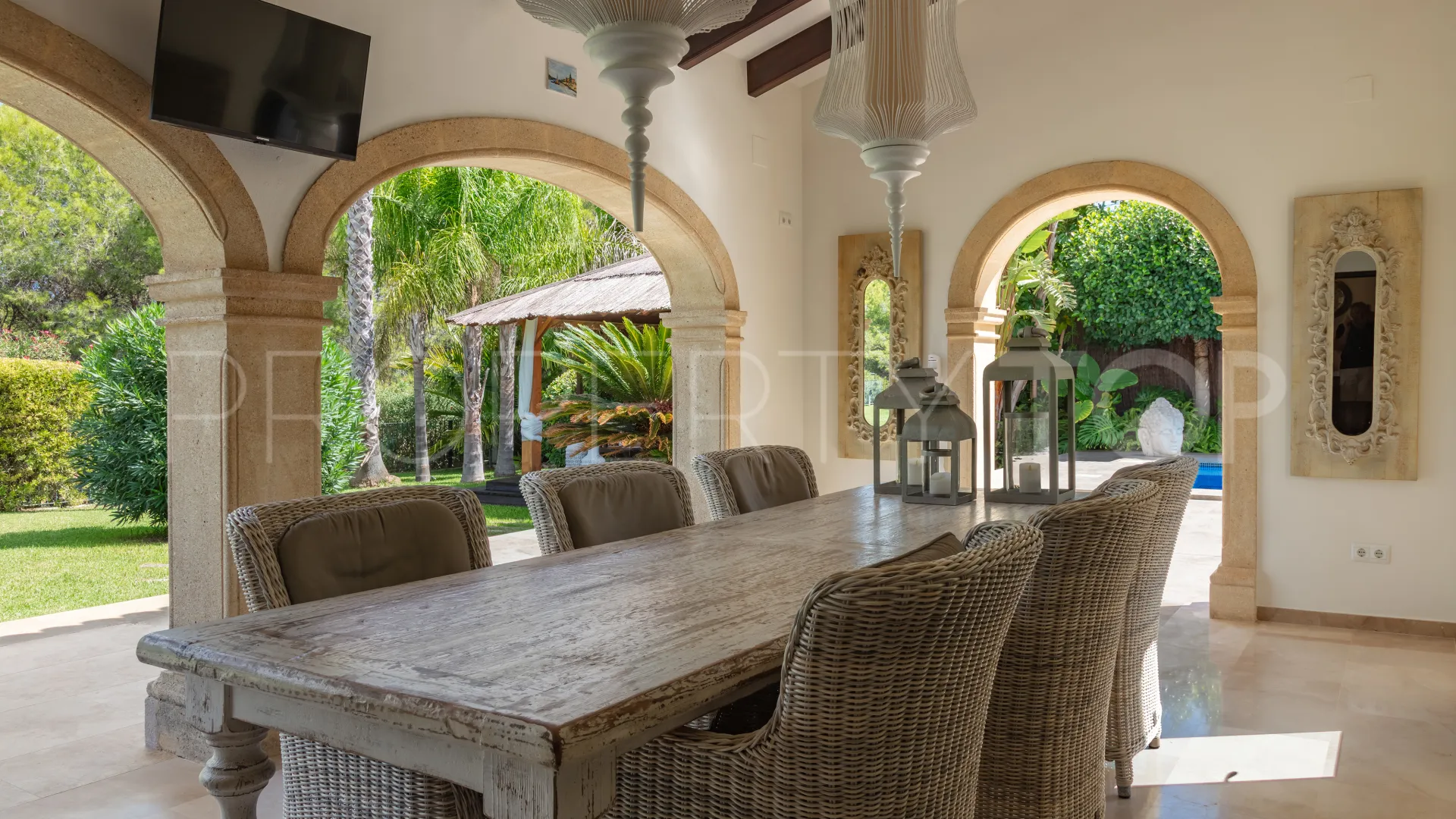 Villa in La Lluca for sale