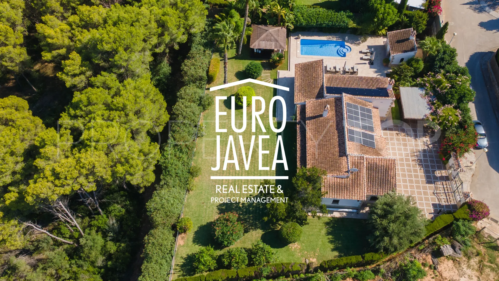 Villa in La Lluca for sale