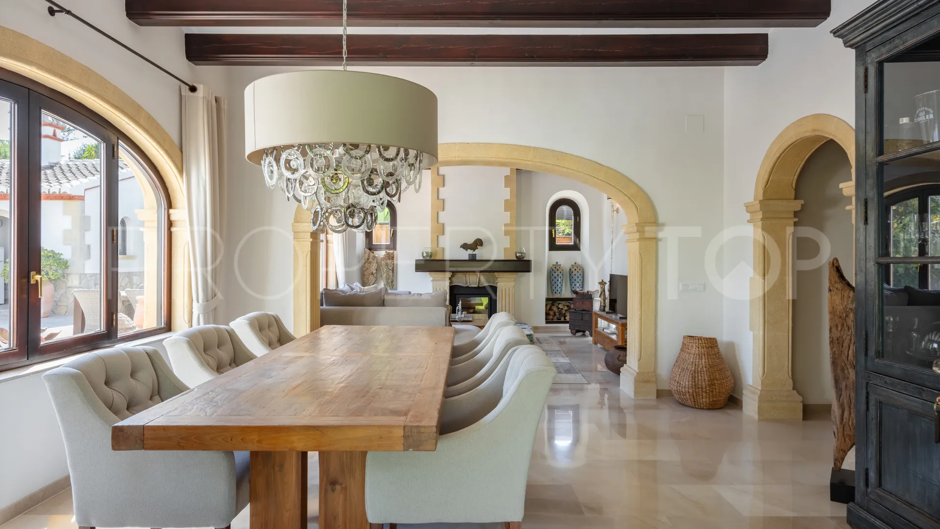 Villa in La Lluca for sale