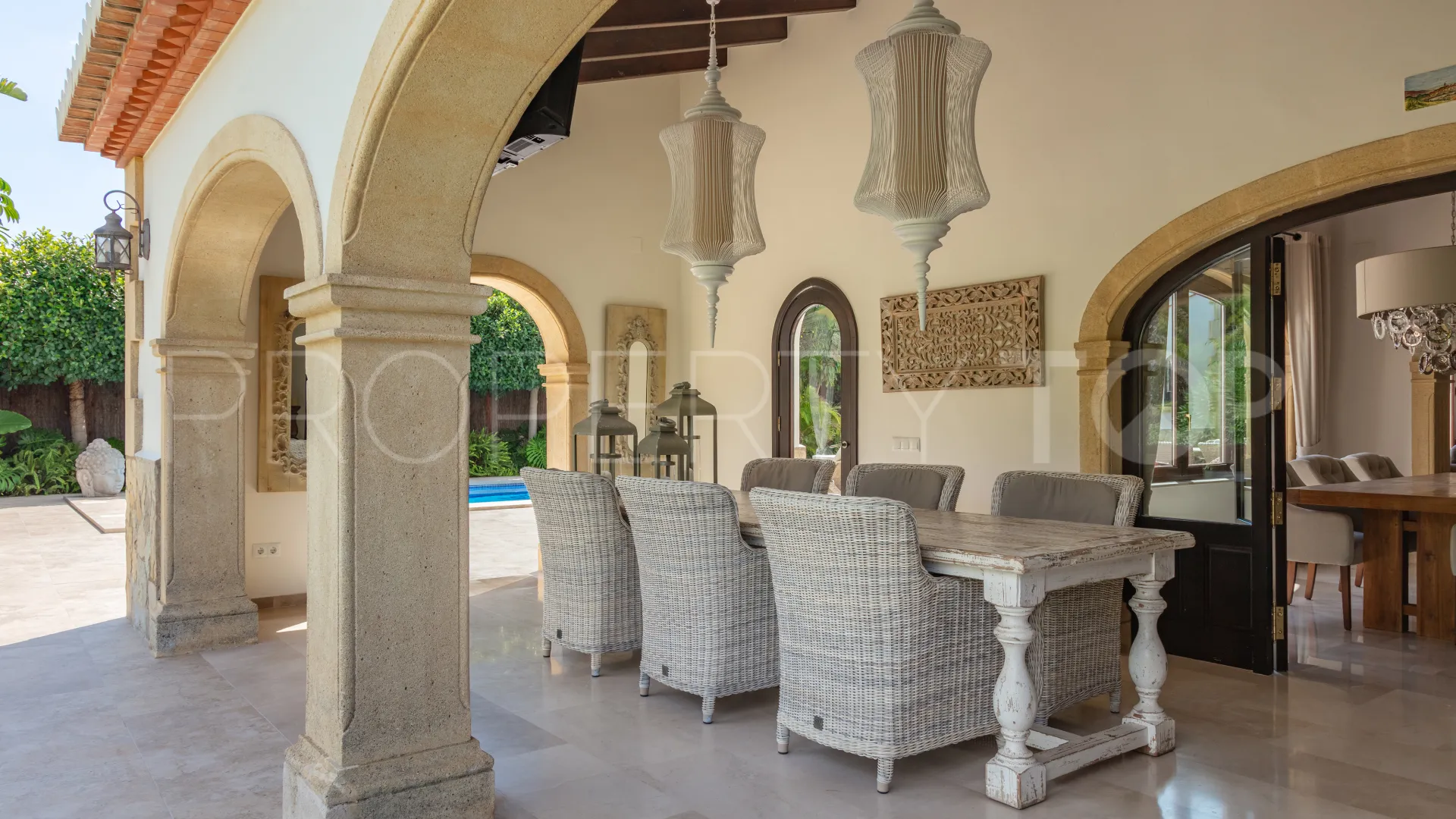 Villa in La Lluca for sale