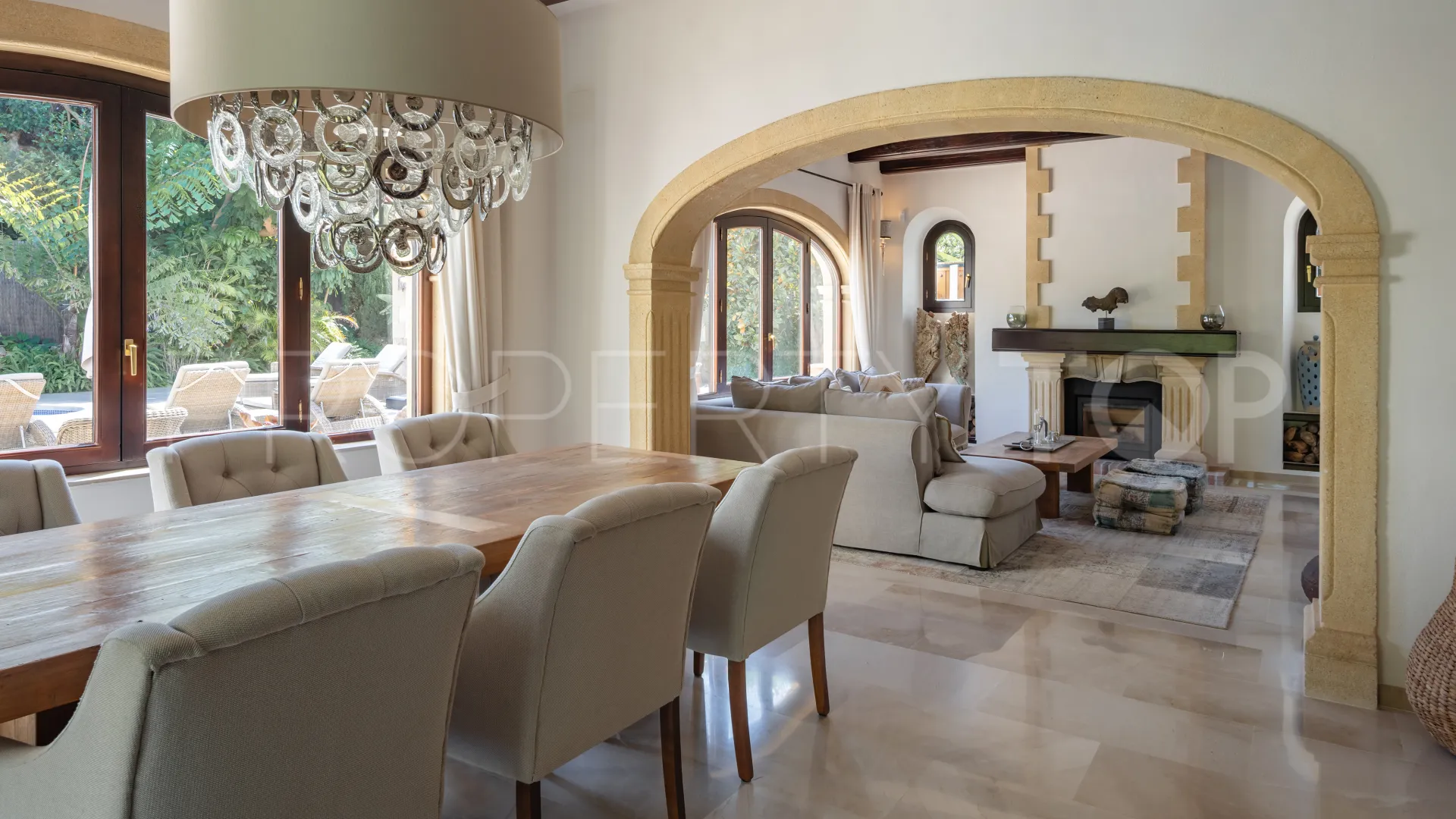 Villa in La Lluca for sale