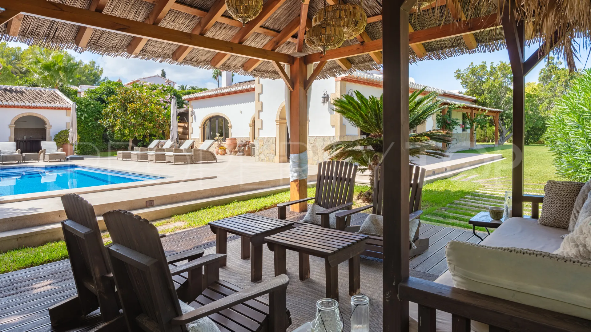 Villa in La Lluca for sale