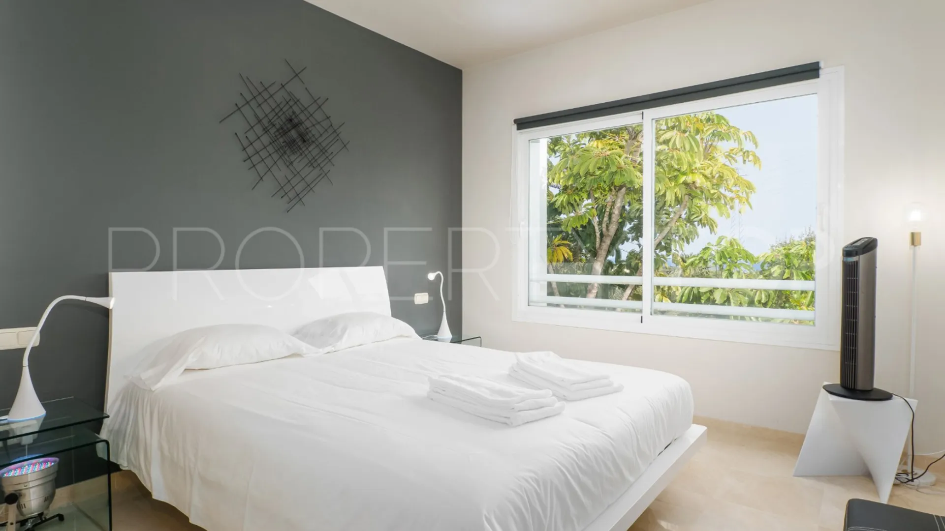 2 bedrooms Alcazaba Lagoon flat for sale