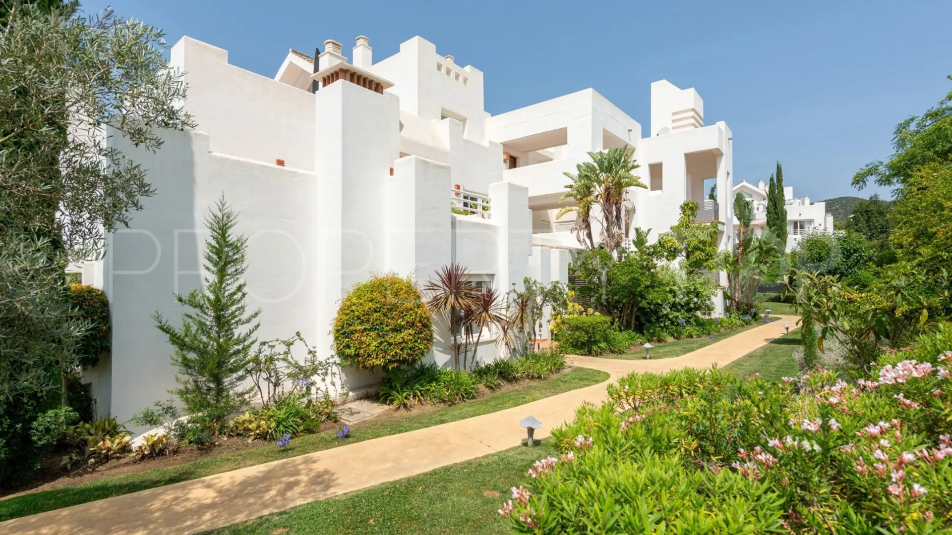 2 bedrooms Alcazaba Lagoon flat for sale