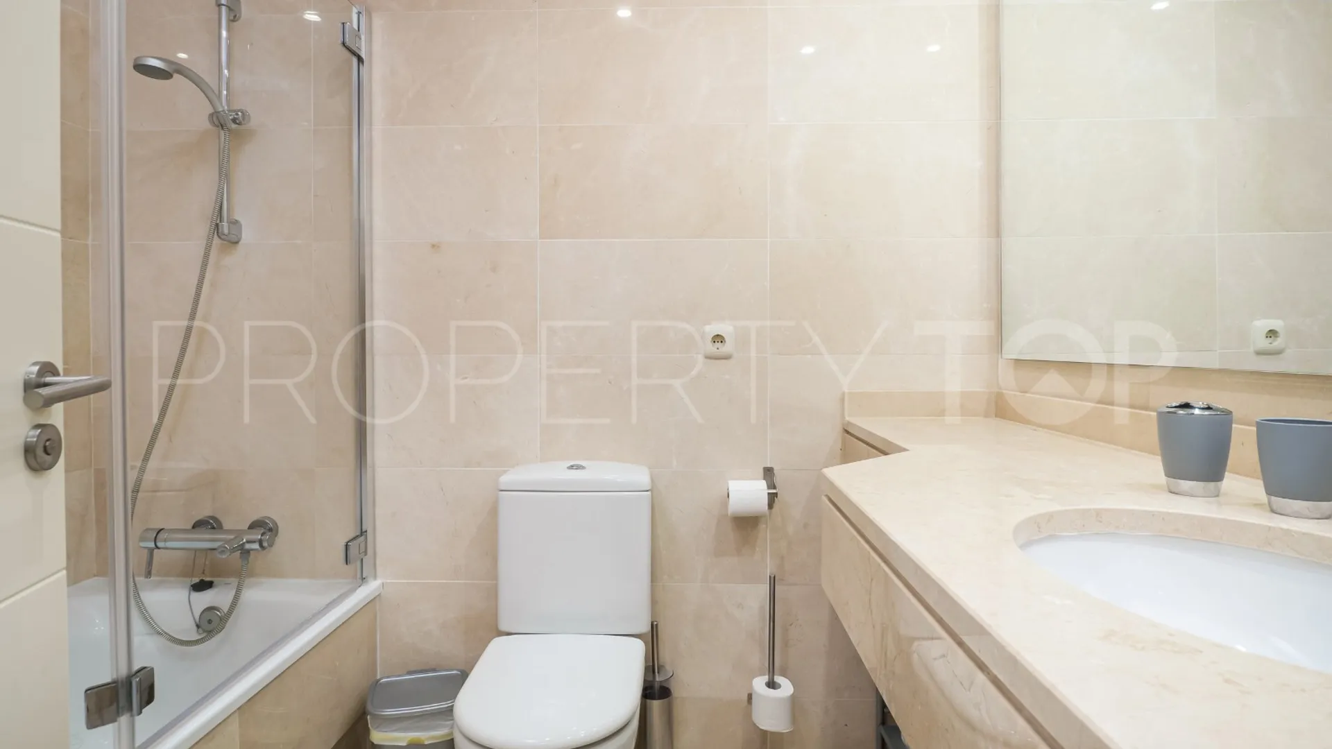 2 bedrooms Alcazaba Lagoon flat for sale