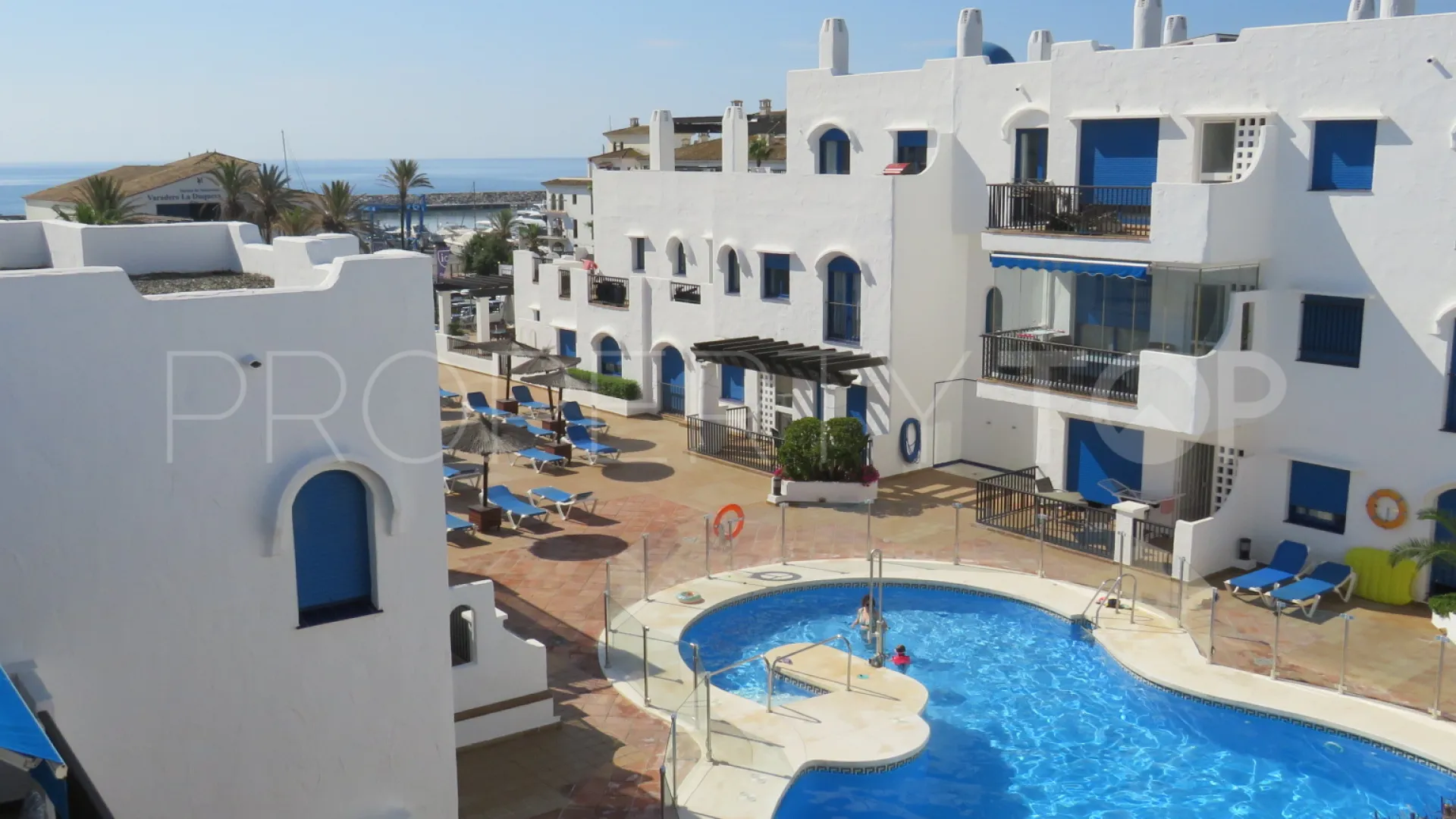 Penthouse in Puerto La Duquesa for sale