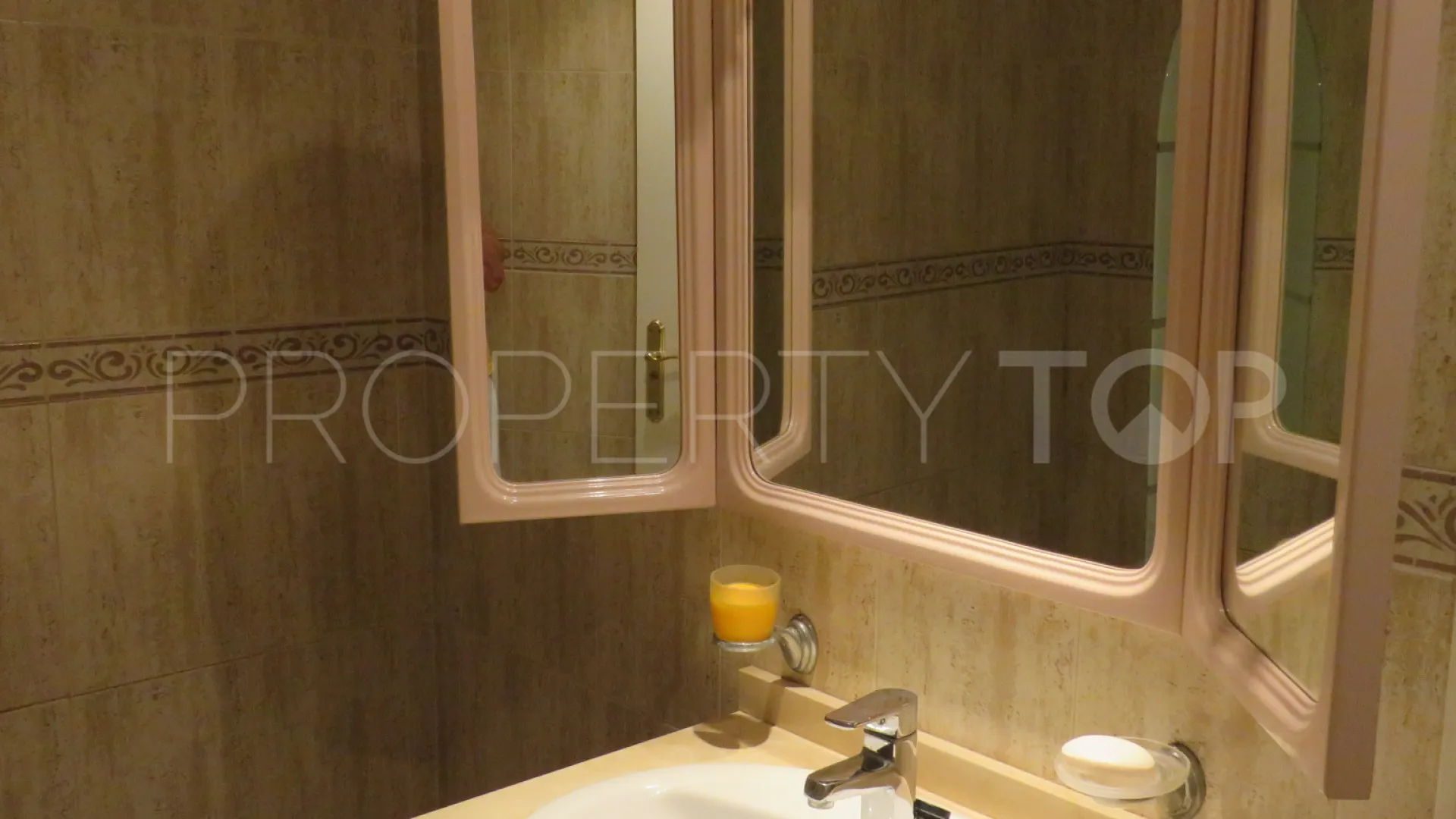 Penthouse in Puerto La Duquesa for sale