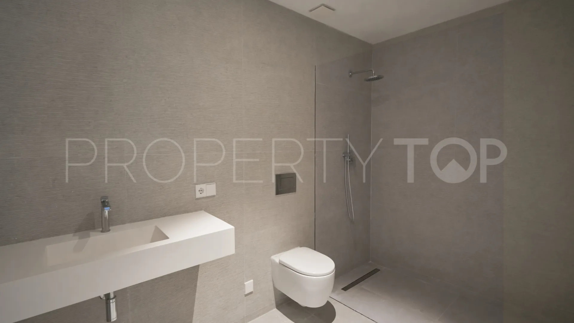 Se vende villa pareada en Guadalmina Alta de 3 dormitorios