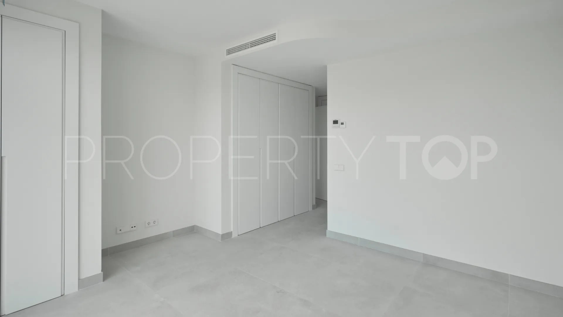Se vende villa pareada en Guadalmina Alta de 3 dormitorios